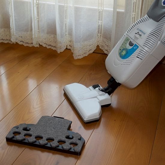 Upright Vacuum Cleaner Lindhaus DP5 LINDA Hepa Upright Vacuum Cleaner Lifestyle