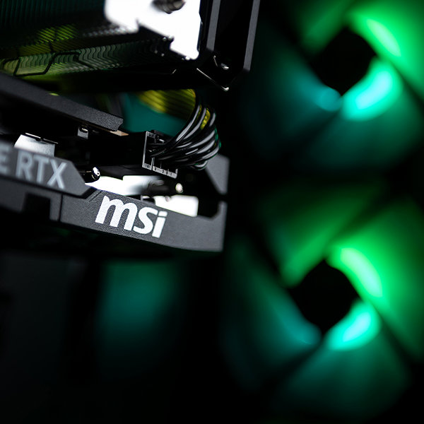 LYNX Challenger Ultra 5 RTX 5060 gaming PC.