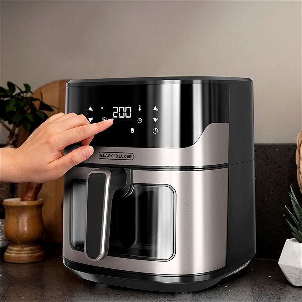 Black & Decker BXAF6500E hot air fryer.