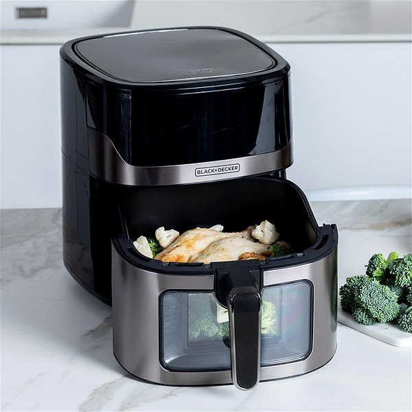 Black & Decker BXAF6500E hot air fryer.