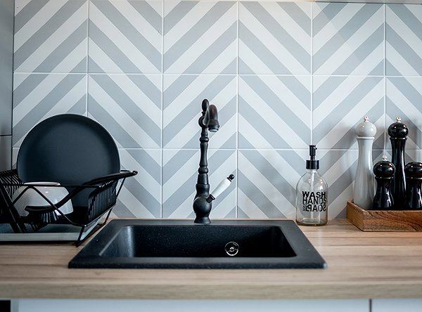 Tap Laveo Evora pedestal basin mixer L, black (BAE_765D) ...