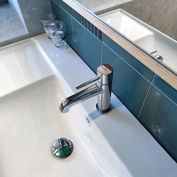 Tap Laveo Pola pedestal basin mixer with spout, chrome (BAP_022D) ...