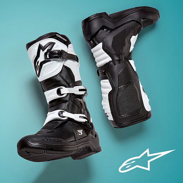 ALPINESTARS TECH 3 boots, black/white, 2025, size 43.