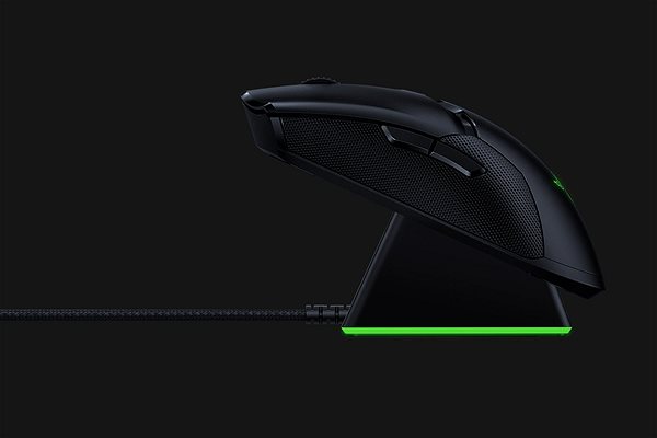 Herná myš Razer VIPER ULTIMATE Wireless Gaming Mouse Lifestyle 2