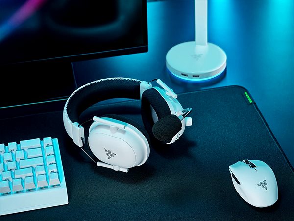 Gaming Headphones Razer Blackshark V2 Pro - White Ed. Lifestyle