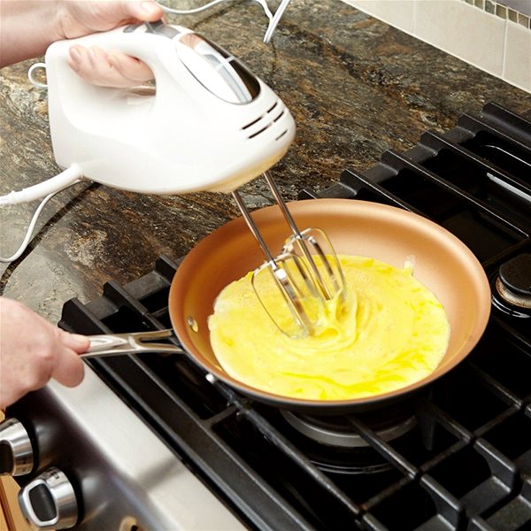 Pan Livington Copperline - Pan with Copper - Ceramic Surface (24cm) Lifestyle