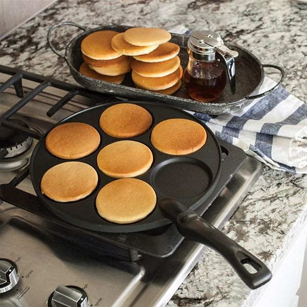 NORDIC WARE Dollar pan .