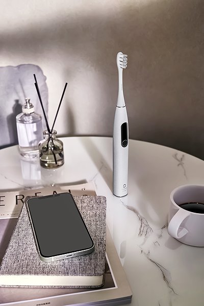 Electric Toothbrush Oclean X Pro Elite Grey Lifestyle
