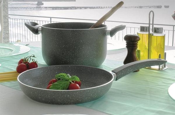 Pan Officina della Cucina Italiana MAGNETICA Induction Pancake Pan 28cm Lifestyle