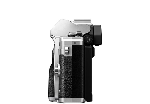 Digitalkamera Olympus OM-D E-M10 Mark IV + ED 14-42 mm f/3.5-5.6 EZ silber Seitlicher Anblick