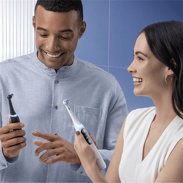 Electric Toothbrush Oral-B iO 8 Black Lifestyle