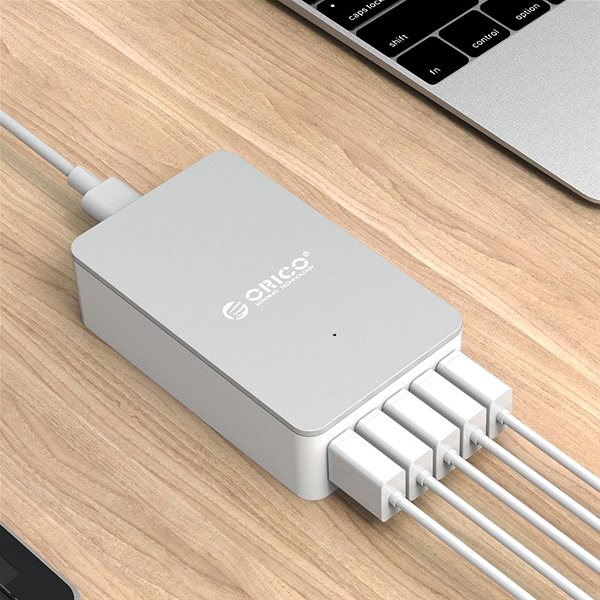 Hálózati adapter ORICO Charger PRO 5x USB fehér Lifestyle