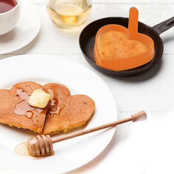 Baking Mould Orion Silicone Pancake Form/Poached Eggs, Heart, Brown Lifestyle