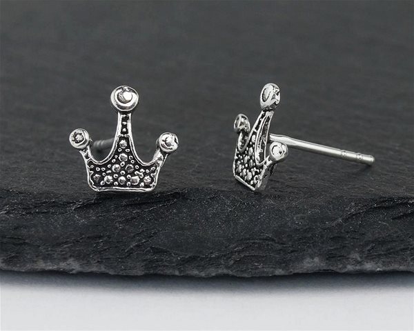 Oriental silver stud earrings, Princess Crown.