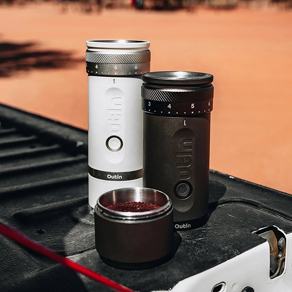 Kaffeemühle OUTIN Fino Sandstone White Portable Coffee Grinder ...