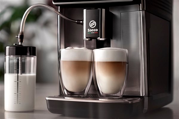 Automatic Coffee Machine Saeco GranAroma SM6580/10 Lifestyle