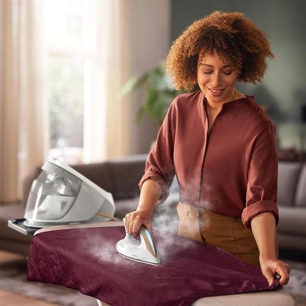 Steam Generator Philips PerfectCare 7000 Series PSG7040/10 Lifestyle
