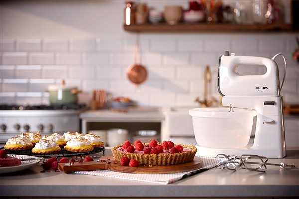 Philips Viva Collection HR3745/00 450W hand mixer.