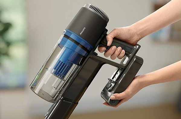 Philips Series 3000 Aqua XC3133/01 stick vacuum cleaner.