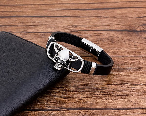 Predator Q1 Stormleaf Men's Bracelet Skull, Black 21.5cm.