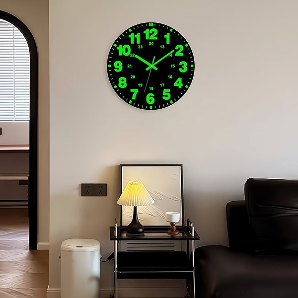 Wall Clock Predator Q1 Modern Phosphorescent Wall Clock, Black, 30 cm × 30 cm ...