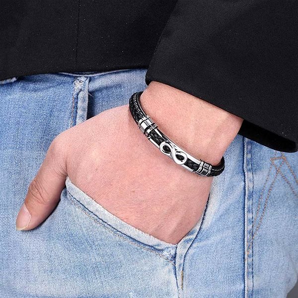 Predator Q1 Elegant leather infinity bracelet 23cm black.