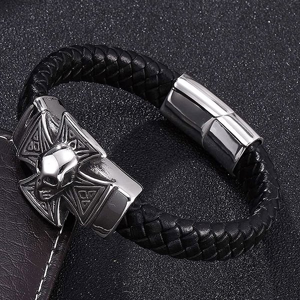Predator Q1 PD0276 Cross and Skull Leather Bracelet 23cm .
