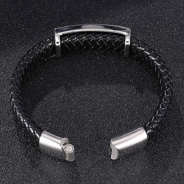 Predator Q1 PD0483 Brave Warrior Leather Bracelet with Skull 23cm.