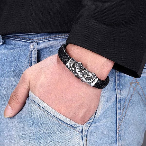 Predator Q1 PD1031-2 Leather Bracelet 23cm Scorpion Black.