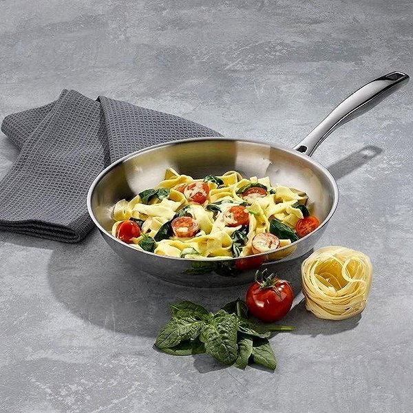 Pan KELA Stainless steel pan 18/10 FLAVORIA 24 cm Lifestyle