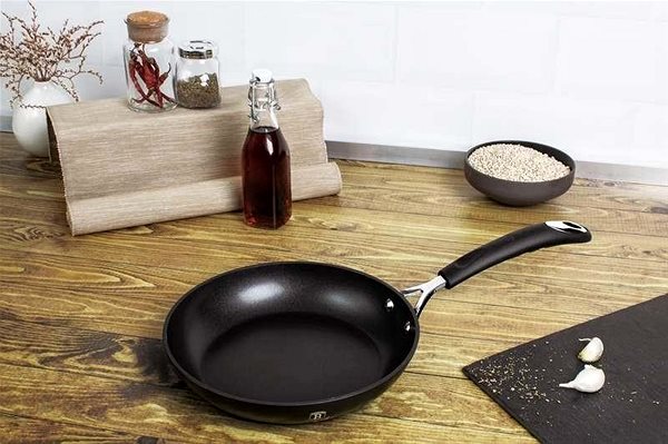 Pan BERLINGERHAUS Pan with titanium surface Black Professional Line 20cm Lifestyle