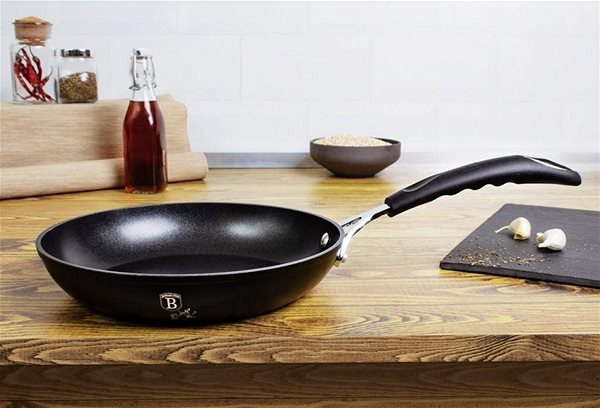 Pan BERLINGERHAUS Pan with titanium surface Black Professional Line 30cm Lifestyle