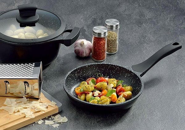 Pan KELA Pan with non-stick surface STELLA NOVA 20 cm Lifestyle