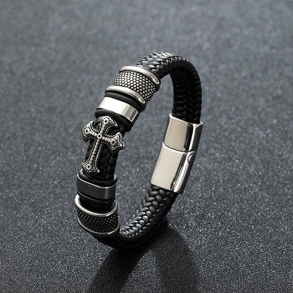 Predator Q1 Riverstone Bracelet – Men's Bracelets, Black, Cross.