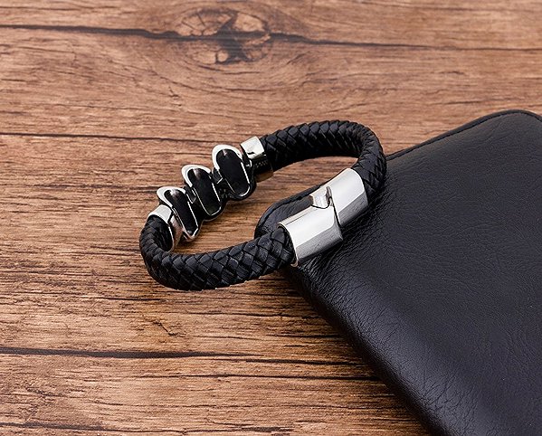 Predator Q1 Onyx Forge Bracelet – men's bracelets, black, skull.
