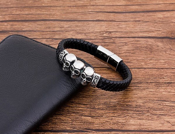 Predator Q1 Blackstone Bracelet – men's bracelets, black, skull.
