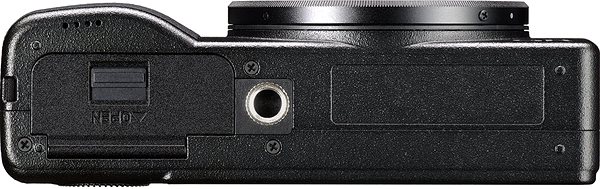 Digitális fényképezőgép RICOH GR III fekete Alulnézet