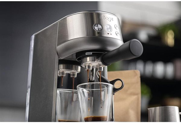Pákový kávovar SAGE SES450BSS Lifestyle