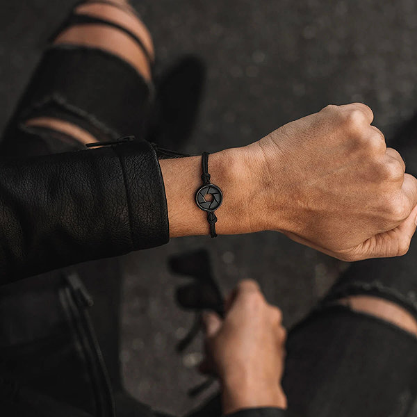 Sailbrace Lens Bracelet, Black.