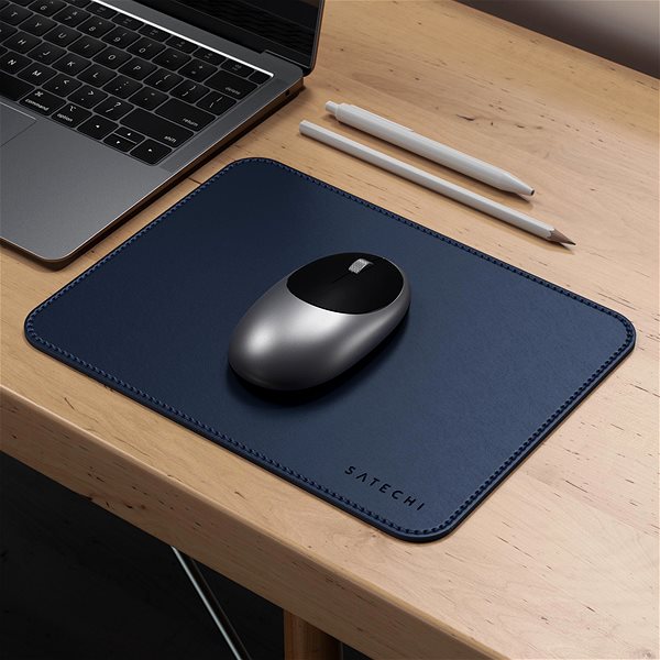 Podložka pod myš Satechi Eco Leather Mouse Pad – Blue Lifestyle