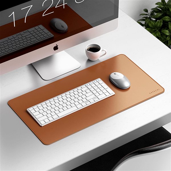Podložka pod myš Satechi Eco Leather DeskMate – Brown Lifestyle