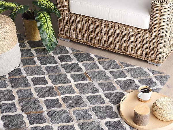 Koberec Kožený koberec v sivej a béžovej farbe 140 × 200 cm ROLUNAY, 238076 ...