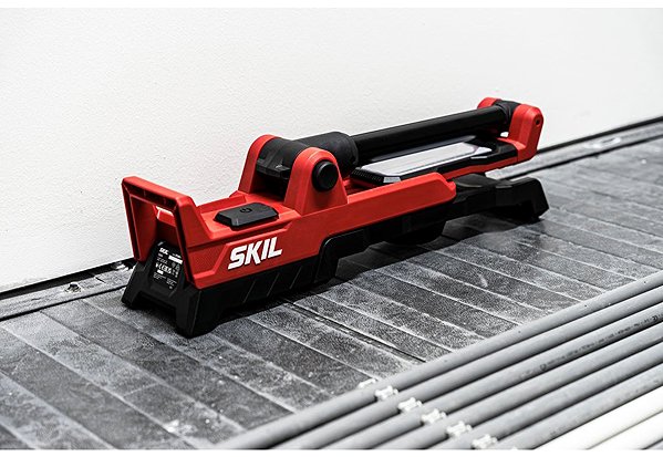 LED flashlight SKIL Telescopic work light 3165CA .