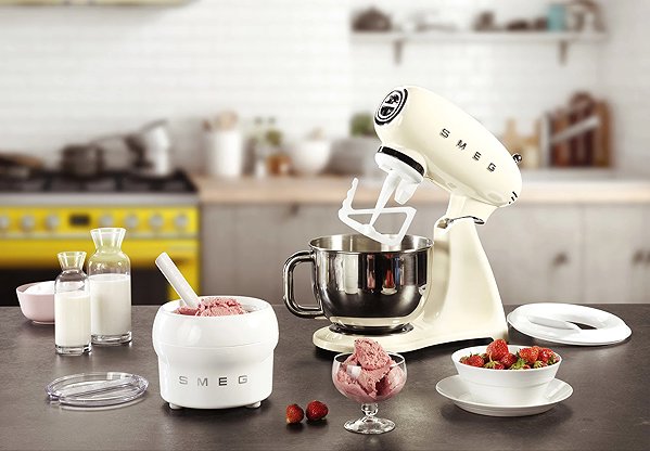 Küchenmaschine SMEG 50's Retro Style Küchenmaschine 4,8 Liter - Cremefarben mit Edelstahlschüssel ...