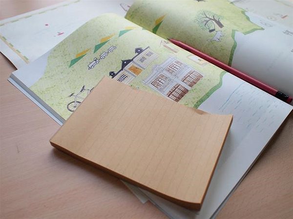 Note pad STICK´N KRAFT, 150 × 101 mm, brown lined, 100 sheets.