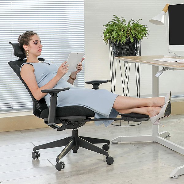 Office Chair Songmics Loris with extendable footrest, black ...