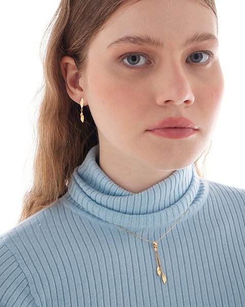VICTORIA CRUZ Alpina Leaf gold earrings (Ag925/1000, 1.2g).