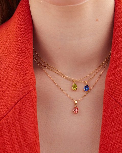 VICTORIA CRUZ Short Birthstone Rose Necklace (Ag925/1000, 2.2g).