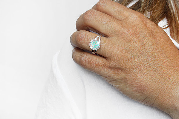JSB Bijoux Opal ring with Swarovski Pastel Mint Green crystals 92700025mint (Ag925/1000, 2.3g).