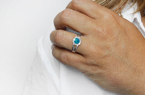 JSB Bijoux ring with Opal and Swarovski crystal stones Pas 92700040pas (Ag925/1000, 2.08g).